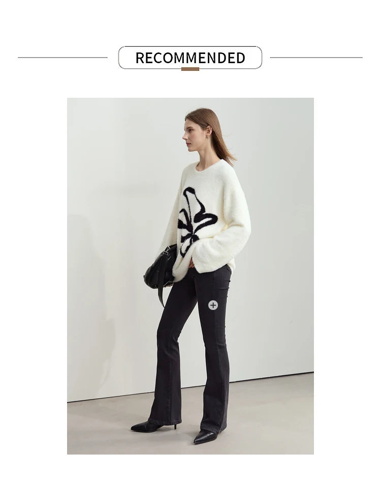 Damen-Jacquardpullover mit O-Ausschnitt, offwhite, Langarm, schwarzes Blumenmotiv