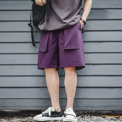 Herren Shorts aus leichtem Material mit großen Taschen in Schwarz