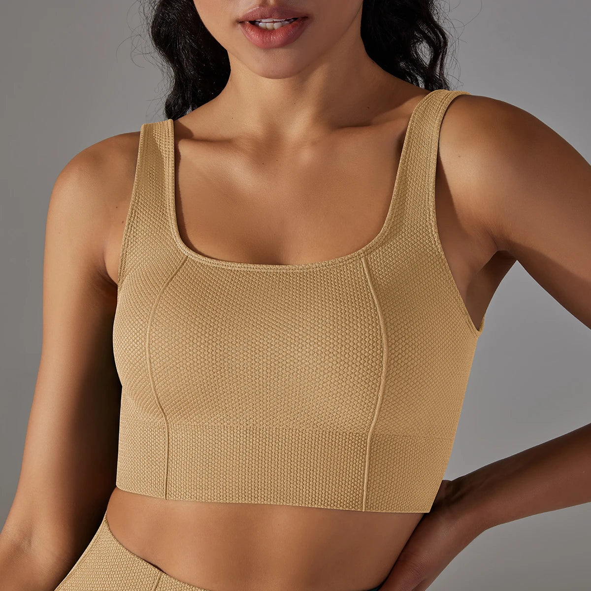 Hamidou nahtloser Yoga-BH in Elfenbein, glatte Netzdessin-Optik, Racerback