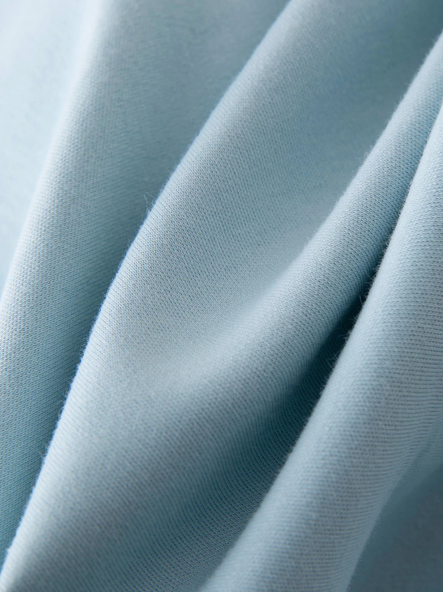 Perlenbesetztes Damenhemd mit Schnürung und V-Ausschnitt – elegantes Falten-Design für den Sommer im Büro.