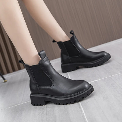 Damen Chelsea Boots aus Leder, schwarz, rundlicher Schaft mit Elastikseiten und Profil