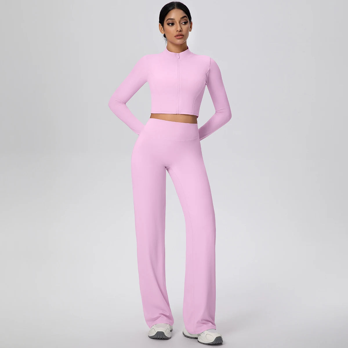 Fliederfarbenes Yoga-Set: Zip-Crop-Top und hochbundige lange Hose, frontal