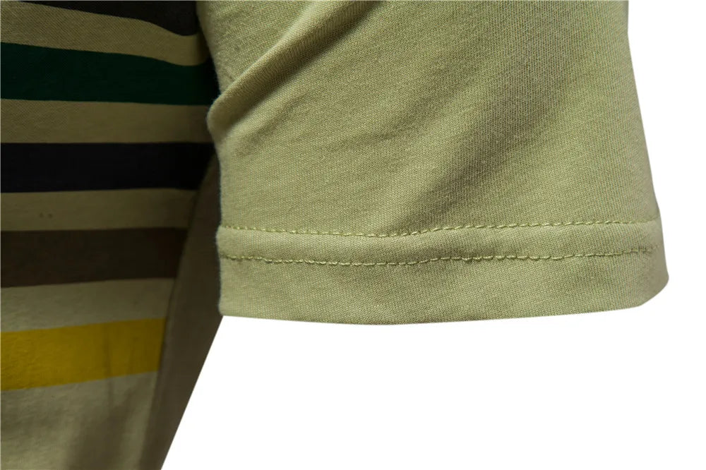 Herren T-Shirts aus Baumwolle mit gestreiftem O-Ausschnitt im Slim Fit