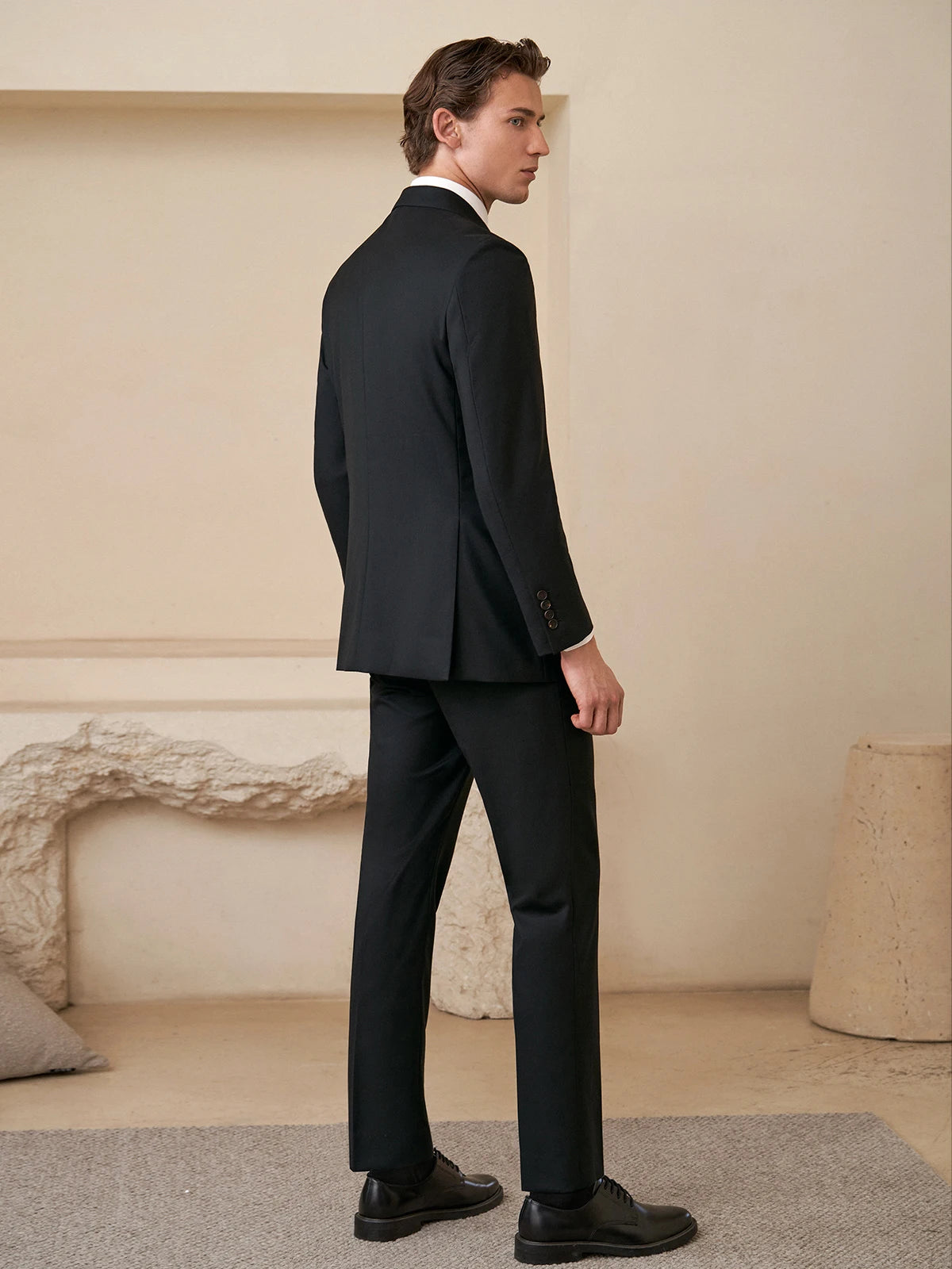 Doppelreihiger Herrenanzug im Korea-Stil – Slim Fit mit Streifenmuster in Blau, Grau, Schwarz oder Braun, ideal für Hochzeiten und formelle Anlässe.