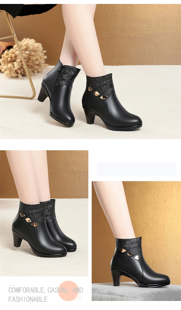 Schwarze Damen-Ankleboots mit mittelhohem Blockabsatz und Zier-Schnallen, seitlich