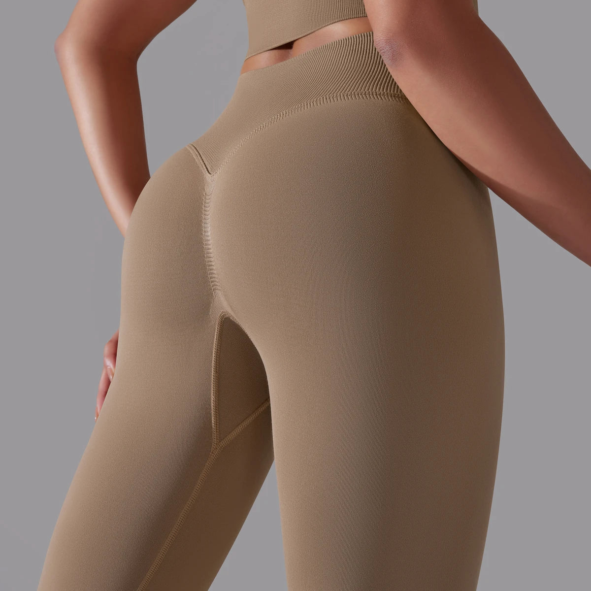 Nahtlose Yoga-Hose mit hoher Taille, helles Camel