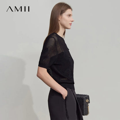 Damen Top im minimalistischen Ozean-Stil mit Perlenbesatz und durchbohrten Löchern