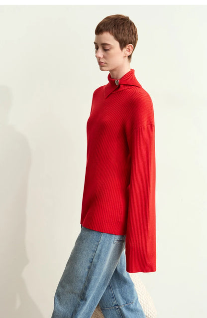 Roter Pullover mit geripptem Strick, Stehkragen und langen Ärmeln