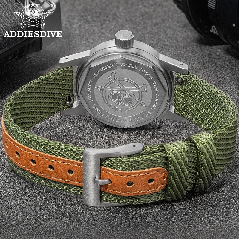 Herren-Vintage-Automatikuhr mit Bubble-Glas und Nylonarmband