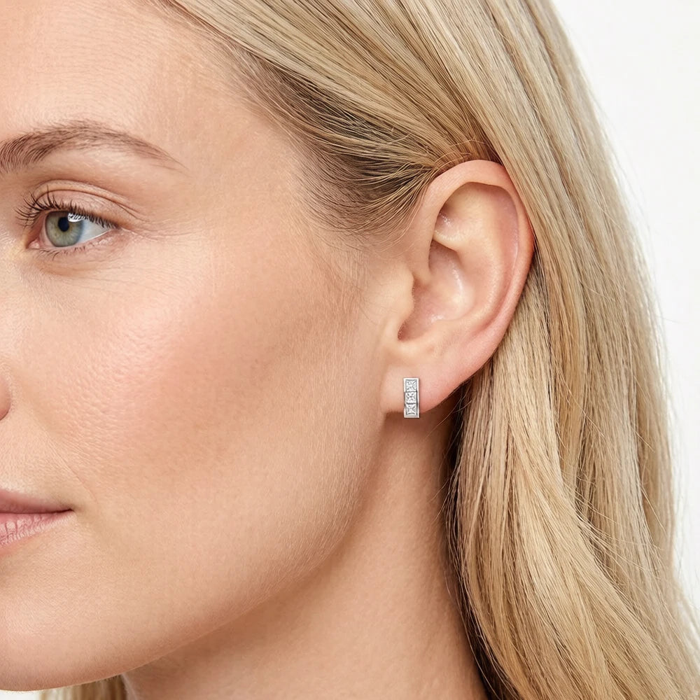 Damen-Ohrstecker weißer Zirkonia geometrisch aus Sterlingsilber