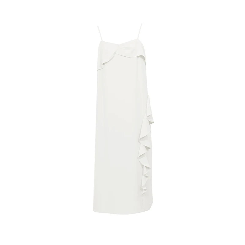 Romantisches Sommer Damenkleid Mit Spaghettiträgern Und Dekorativen Rüschen