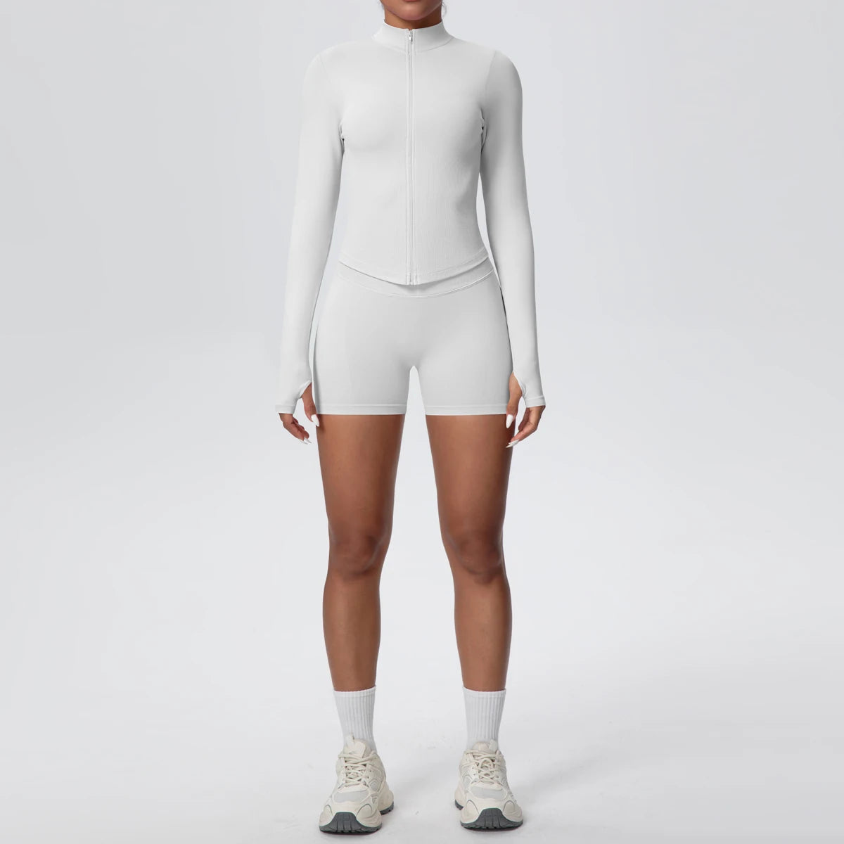 Damen-Yoga-Set mit hochtaillierter Shorts und langärmligem Zip-Top, hellweiß