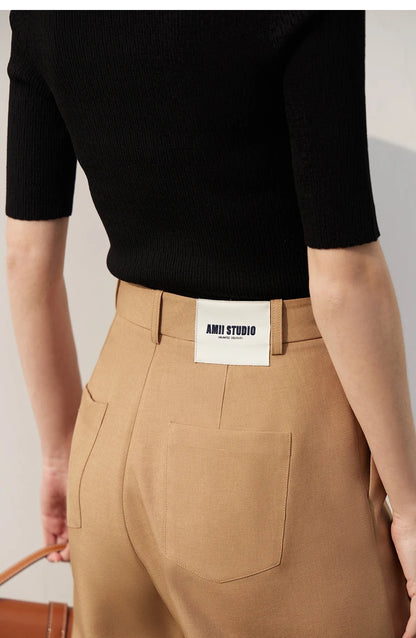 Damen Shorts im minimalistischen Stil mit breitem Bein und Taschen