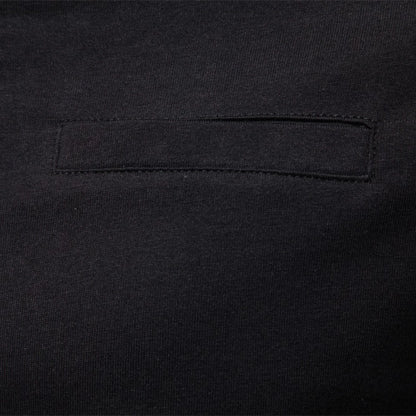 Detail vom Herren-Langarmshirt: Brusttasche mit Naht
