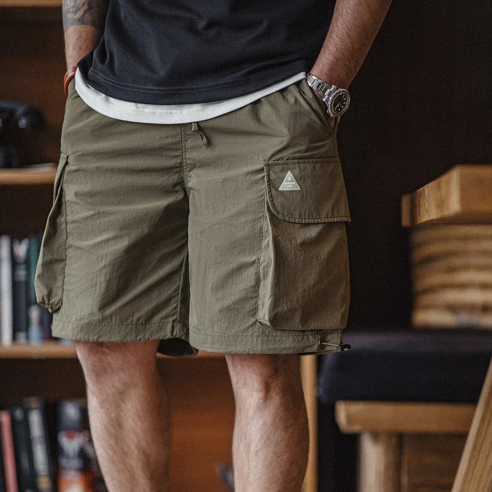 Herren Shorts mit Kordelzug Design und mehreren Taschen für den Sommer