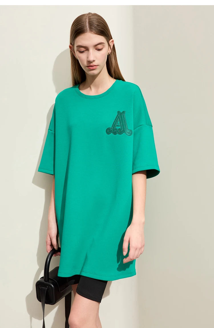 Damen Rundhals-T-Shirt im minimalistischen Stil mit lässiger Stickerei und kurzen Ärmeln