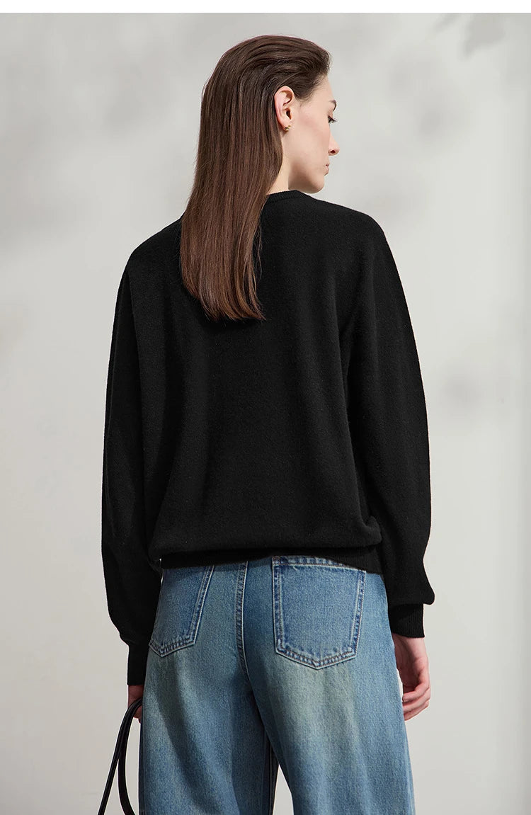 Damenpullover mit Rundhalsausschnitt, schwarzer Strick, Rückansicht, lange Ärmel