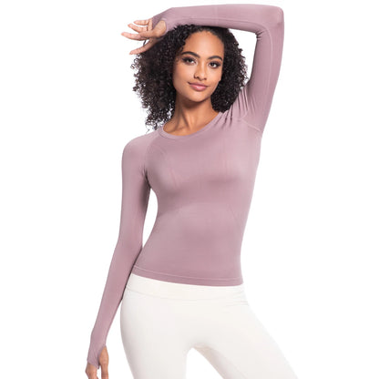 Damen-Langarm-Laufshirt fliederfarben, hochgezogene Arme, langärmlig