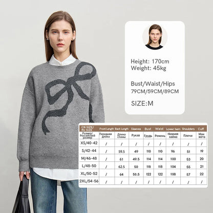 Grauer Damenpullover mit großem schwarzem Jacquard-Motiv, lockere Passform