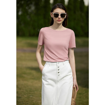 Damen T-Shirt im minimalistischen Stil mit One-Line Kragen und kurzen Ärmeln