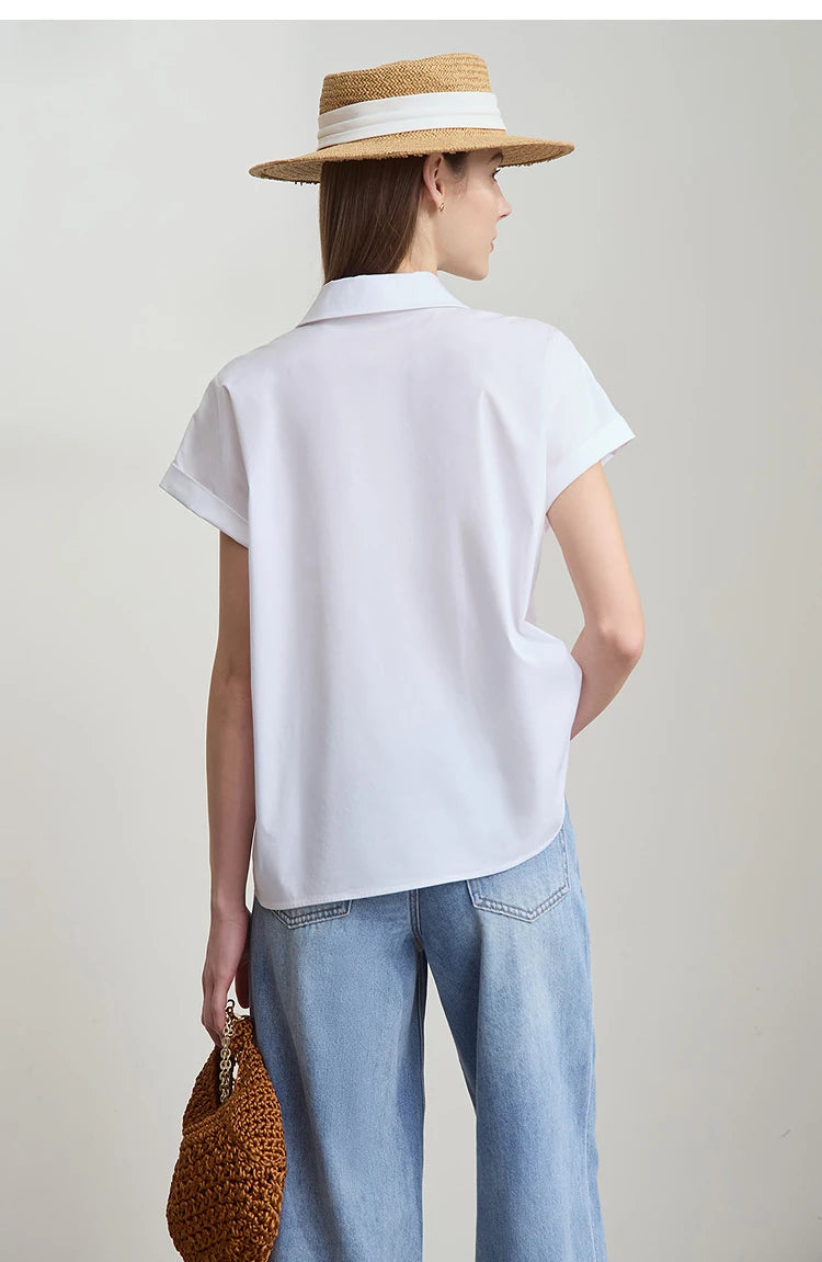 Damen Bluse im minimalistischen französischen Stil mit umlegekragen und gedrehten Falten