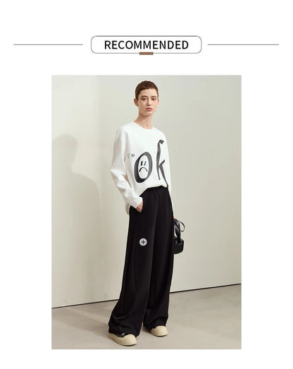 Damen T-Shirt im minimalistischen Stil mit Rundhalsausschnitt und Druckdesign