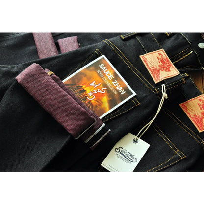 Herren Jeans aus Selvedge Denim mit doppelseitiger Färbung und gerader Passform