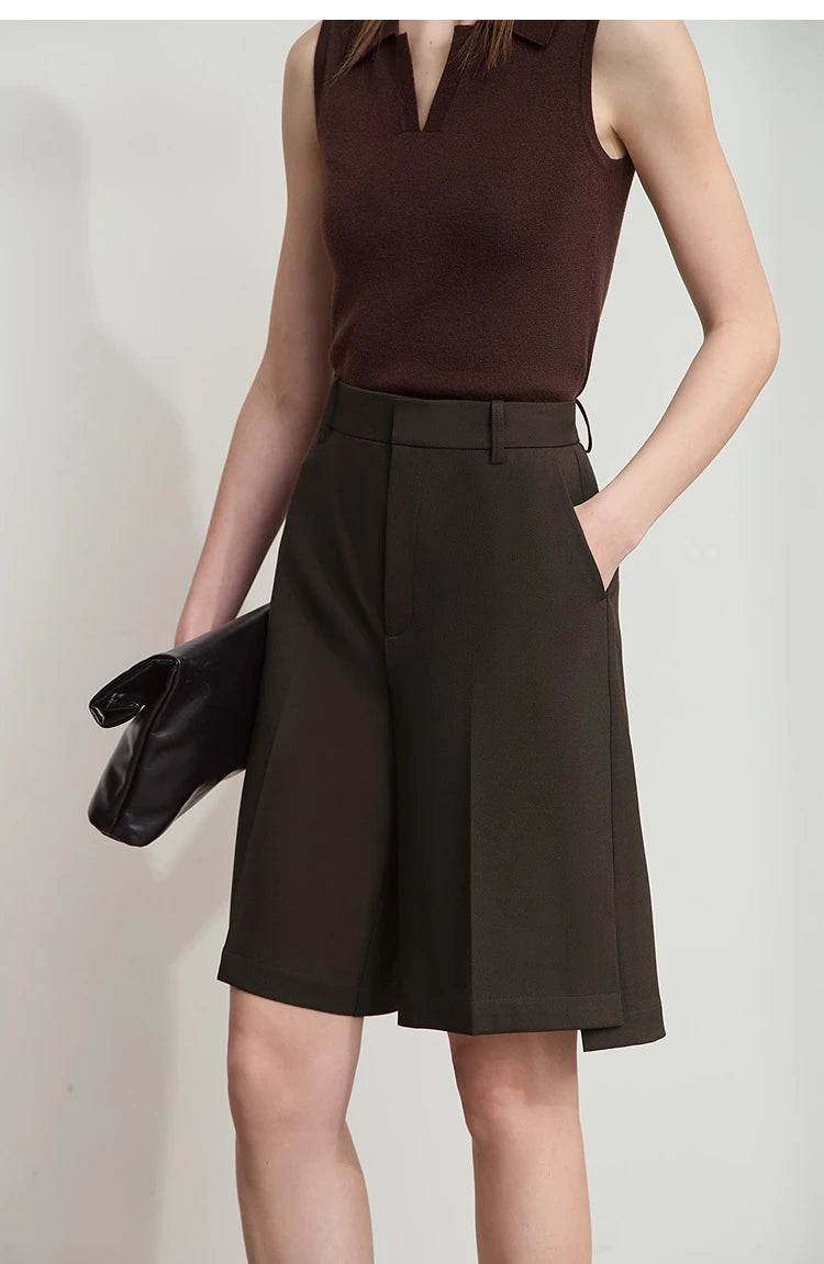 Damen Shorts im minimalistischen Stil mit Tasche für den Sommer