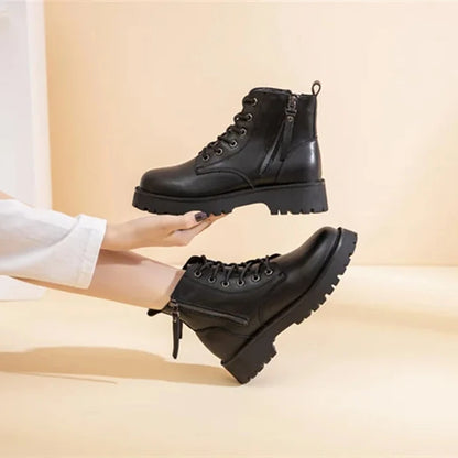 Schwarze Schnür-Ankle-Boots mit seitlichem Reißverschluss, dicker Sohle und Profil