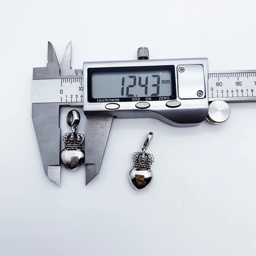 Silberner Kronen-Herz-Charm-Anhänger aus 925er Sterlingsilber, Unteransicht