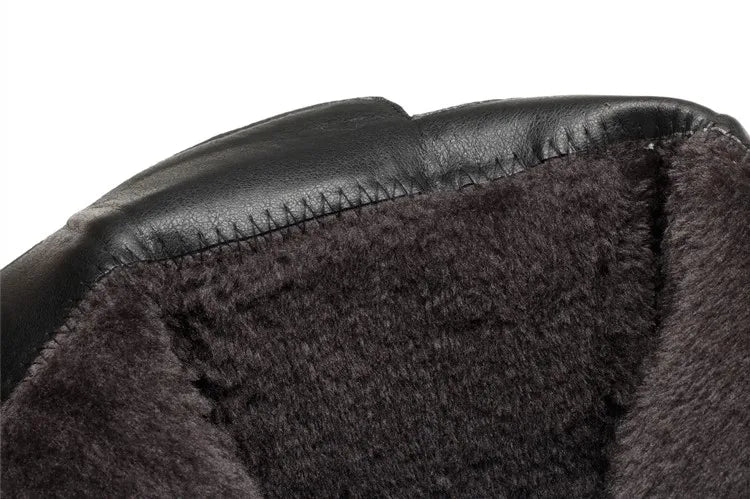 Overknee-Stiefel: schwarzes Woll-/Leder-Detail am Schaft mit sichtbarer Naht