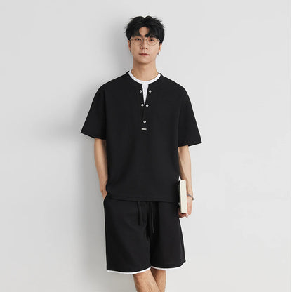 Herren Sport Anzug mit Henry Kragen und lockeren Shorts für den Sommer