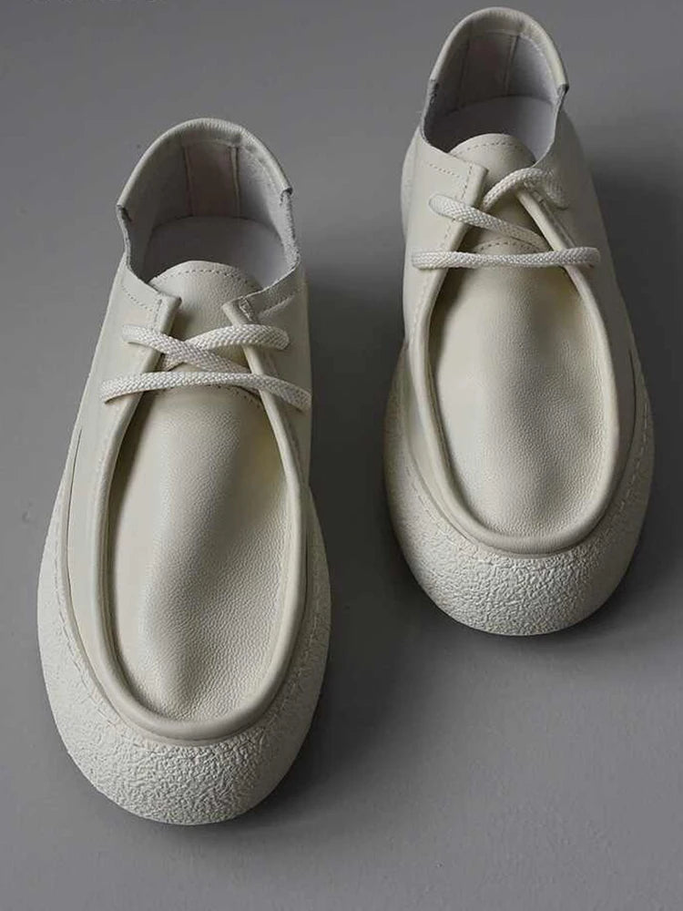 Herren-Schnürschuhe aus Leder, cremefarben, dicke Sohle, Schnürung, Vorderansicht