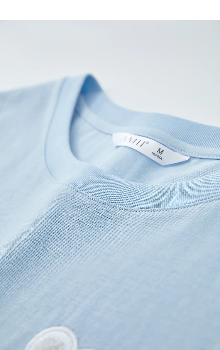Damen T-Shirt im minimalistischen Stil mit bestickten Liebesperlen für den Sommer