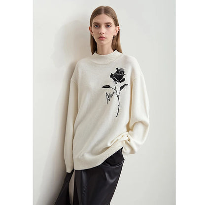 Cremefarbener Damenpullover mit Rundhalsausschnitt und schwarzer Rosen-Stickerei, Langarm