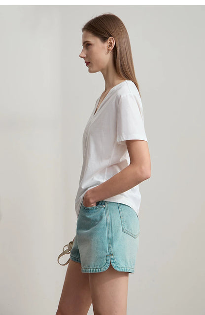 Damen Top im minimalistischen Sommerstil mit einfarbiger Buchstabenstickerei