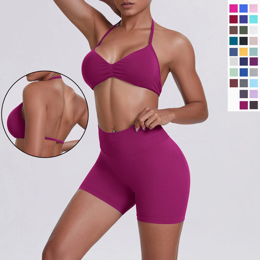 Nahtloses Yogaset in Beerenton: Push-up-BH mit Trägern und High-Waist-Shorts