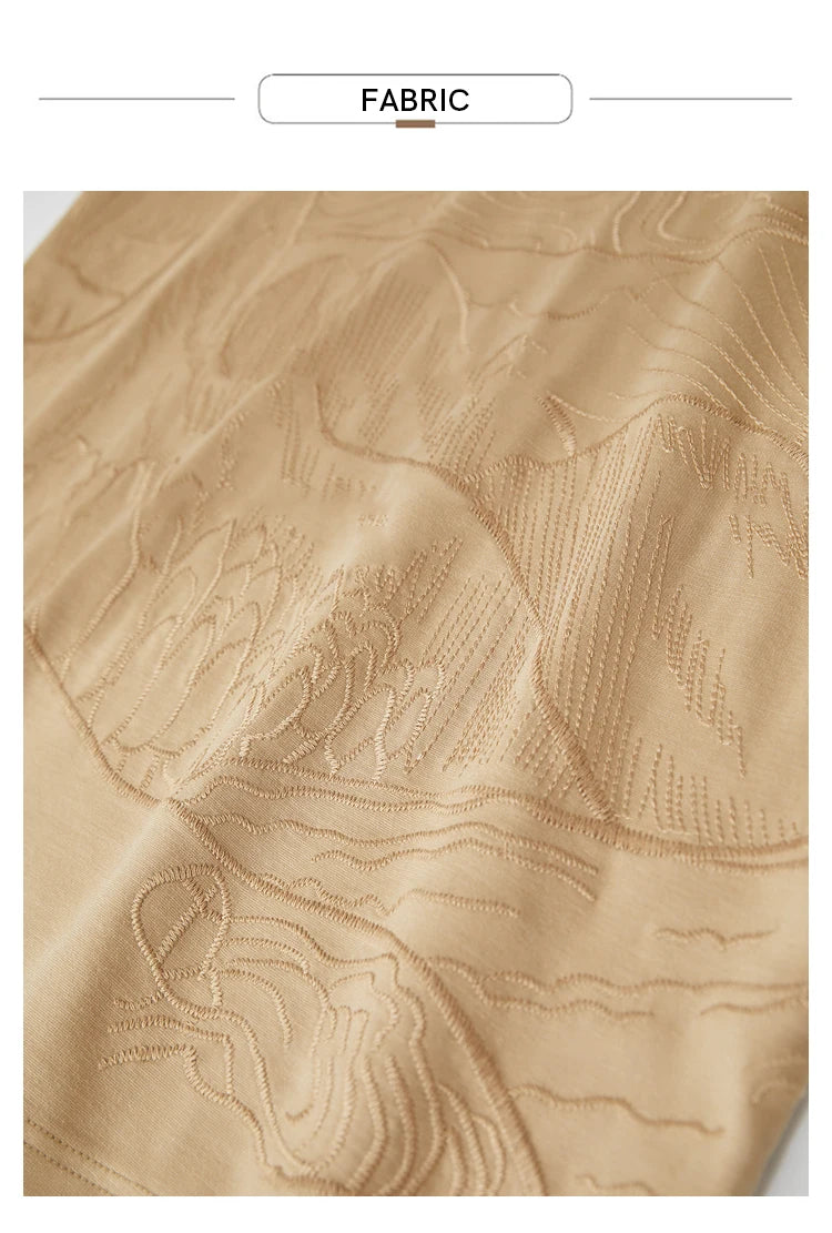 Damen T-Shirt mit minimalistischer Stickerei im lässigen Stil für den Sommer