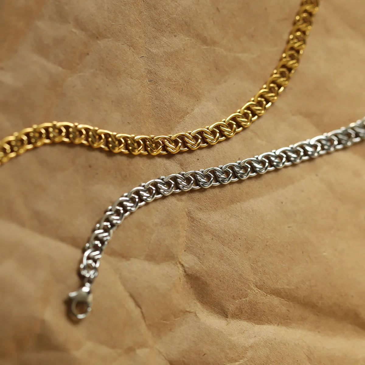 Damen-Gliederarmband gedreht aus Titanstahl