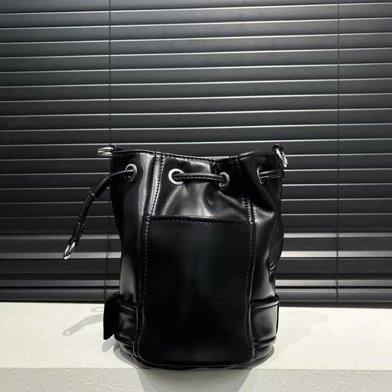 Damen-Umhängetasche mit Top-Griff und Vintage Dumpling-Stil mit Handyfach ideal für Abendgarderobe