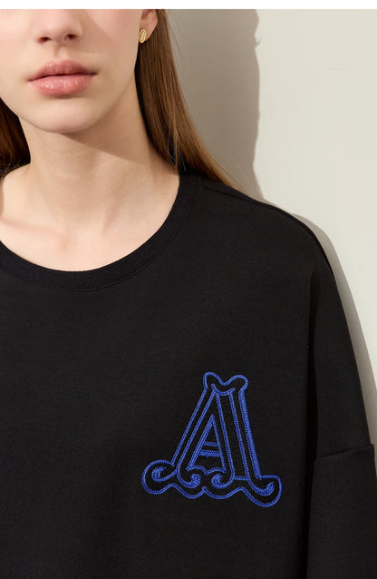 Damen Rundhals-T-Shirt im minimalistischen Stil mit lässiger Stickerei und kurzen Ärmeln