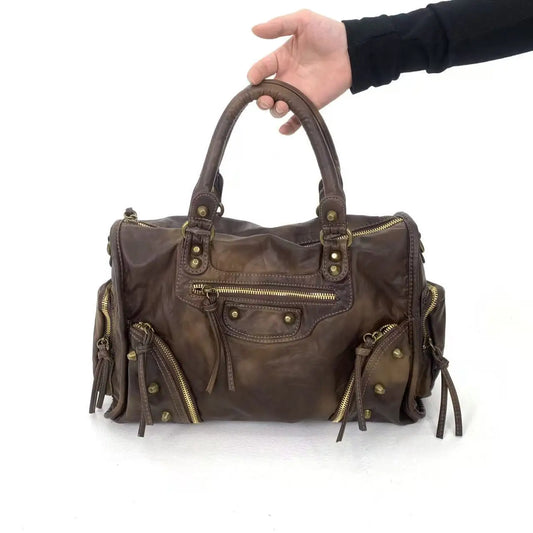Damen-Schultertasche Vintage-Stil mit Nieten und viel Stauraum in mehreren Innentaschen