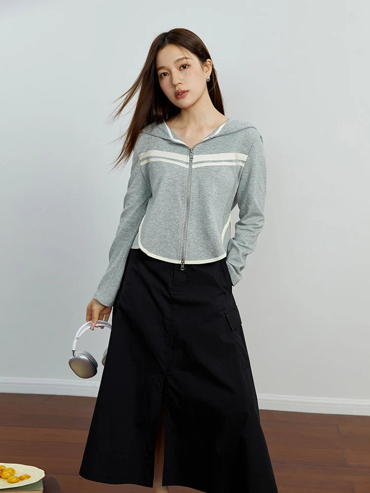 Kurzes Damen-Strickshirt mit kurzen Ärmeln – hautfreundlich, bequem und vielseitig für den Sommer