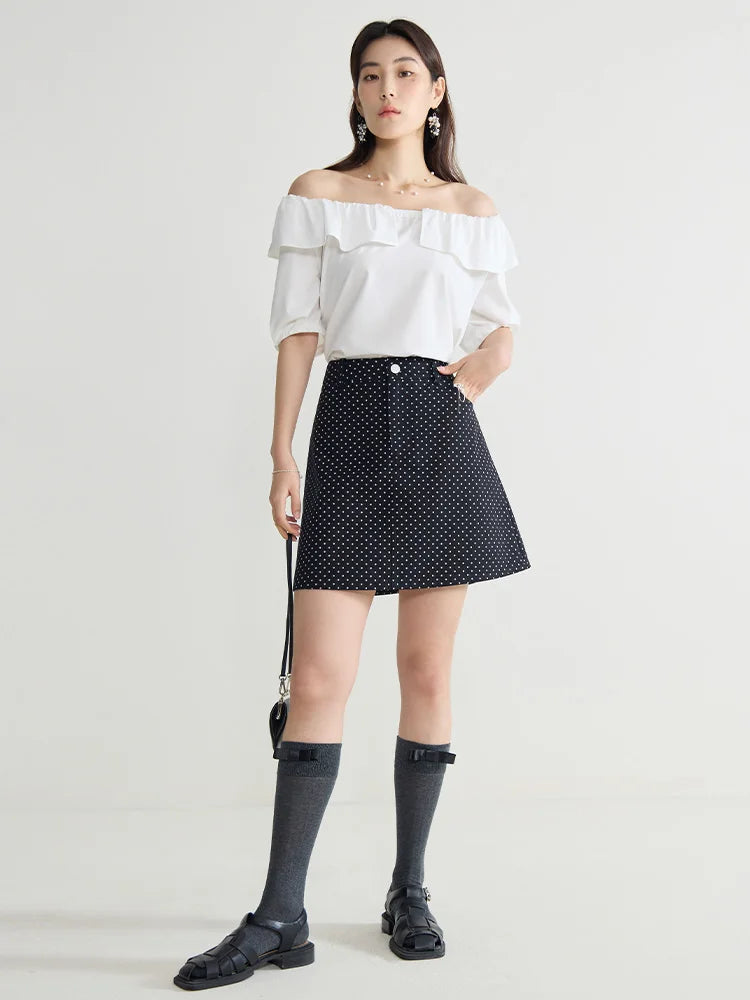 Retro-Damen-Strickjacke mit geradem Rock im College-Stil – lässiges Herbst-Outfit