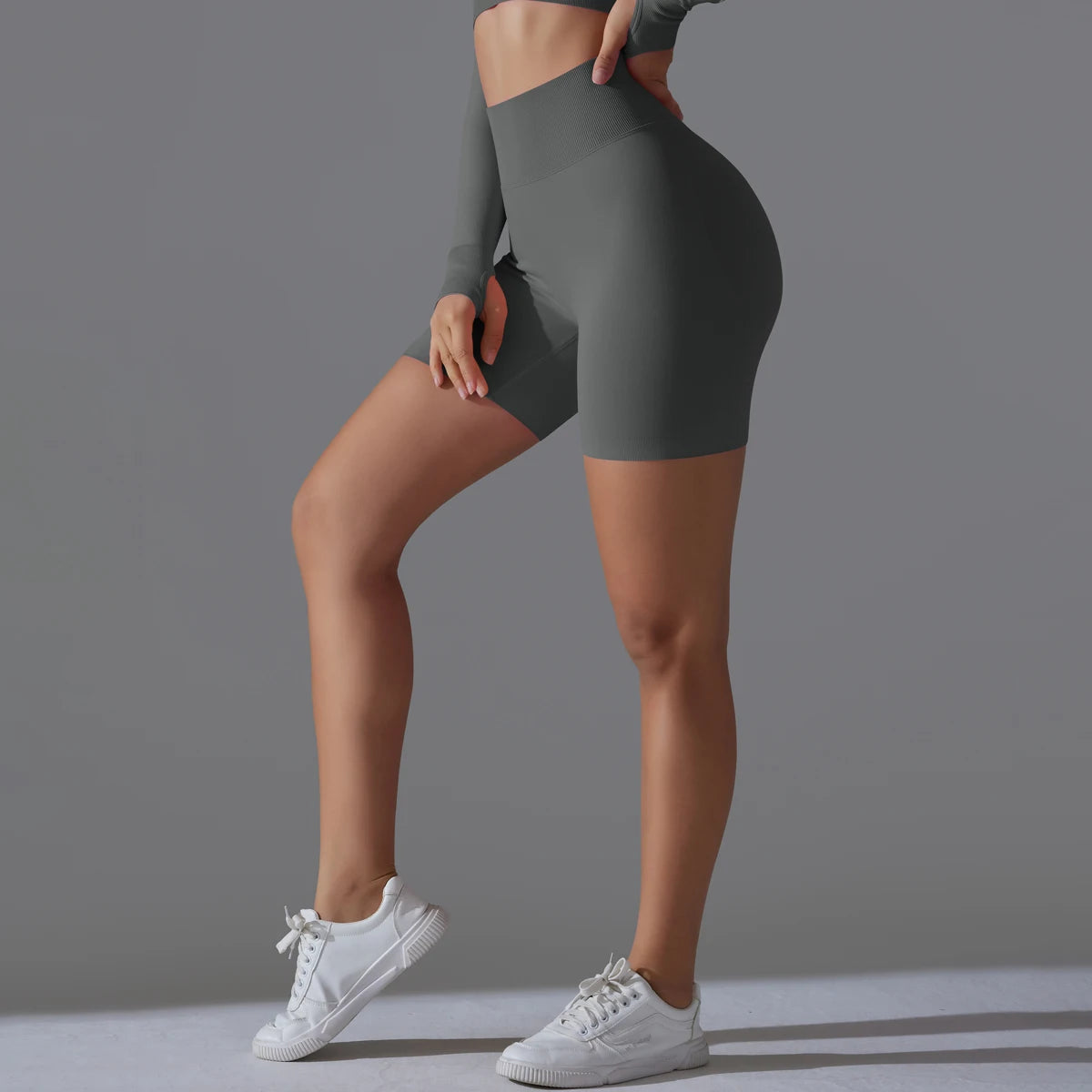 Rosafarbene Sportshorts für Damen mit Scrunch-Effekt und breitem Bund, eng