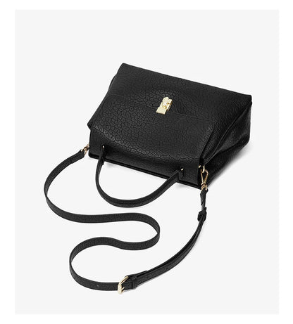 Damen-Schultertasche aus Spaltleder mit Lychee-Muster und Klappen-Verschluss in Weiß oder Schwarz