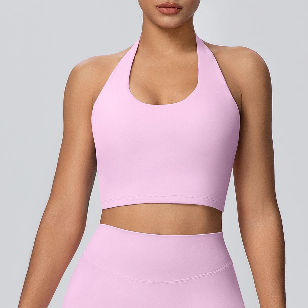 Lila Yoga-Sporttop mit U-Ausschnitt und Racerback-Trägern