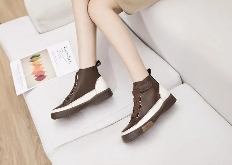 Damen-Schnürstiefelette aus Leder, braun, flache Plateausohle, mit Zierösen