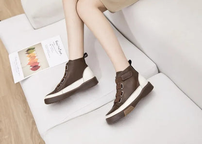Damen-Schnürstiefelette aus Leder, braun, flache Plateausohle, mit Zierösen