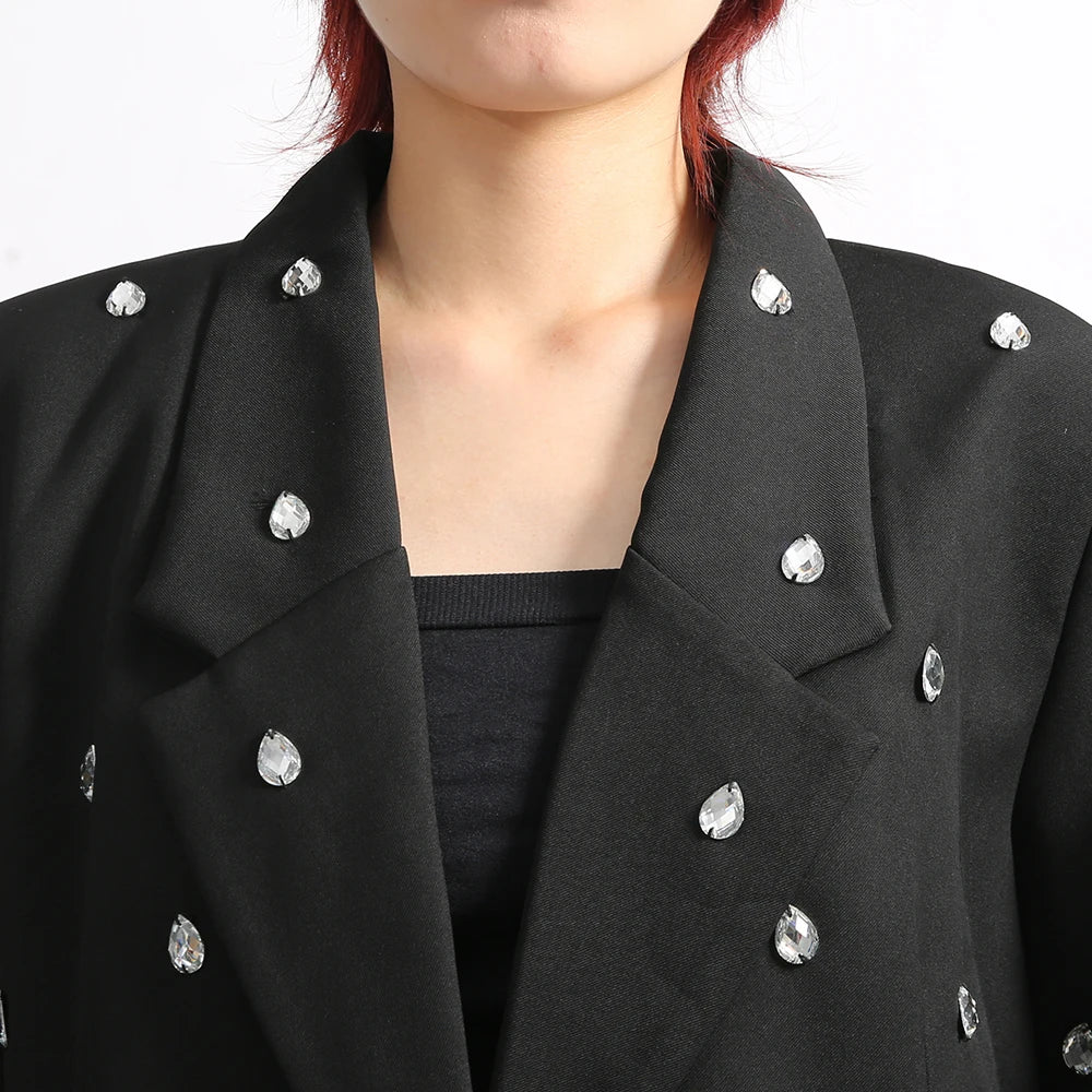Lange Damenjacke mit Reverskragen und Patchwork-Design – lässig und minimalistisch